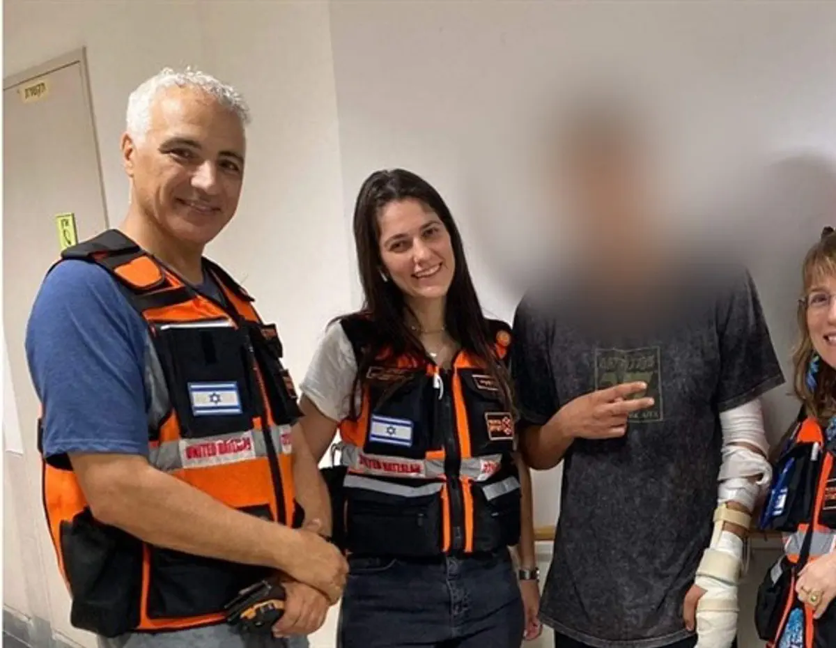 After Battle On Gaza Border Idf Soldier Meets Ambulance Team Who Saved
