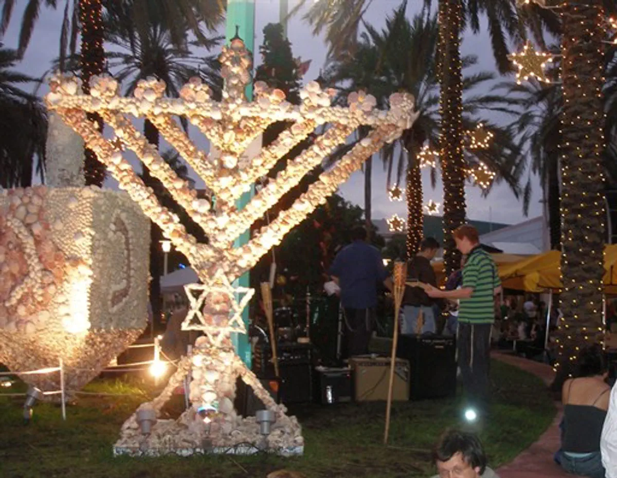 6-foot-tall, 100-pound menorah stolen from San Francisco park | Israel ...