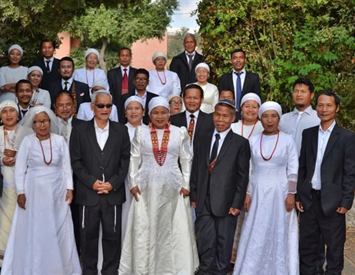 Bnei Menashe (re)marry in traditional clothing - Shavei Israel