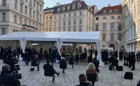 צפו: יזכור לנספי השואה במרכז וינה
