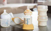 טרנד: שותים קפה בבקבוקי תינוקות