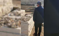 אופיר סופר עלה לקבר הרב אלישע וישליצקי