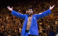 Israeli Olympic athlete returns medal after it starts to peel