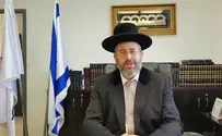 Chief Rabbi Lau to establish religious court for refugees 