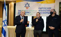 Lapid visits Jewish refugees in Romania