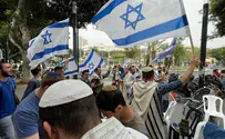 Видео: молебен на месте теракта в Тель-Авиве