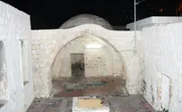שני חסידים נורו בדרכם לקבר יוסף