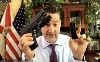 Florida lawmaker displays guns during debate on gun control