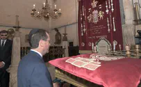 הנשיא הרצוג סגר מעגל בבית הכנסת בפראג