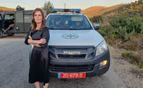 MK Waldiger blocks police vehicle at new settlement