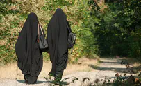 Иран: девушка оказалась в коме, потому что не носила хиджаб