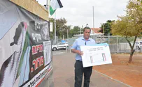 Activists bring illegal Arab construction to Gantz’s front door
