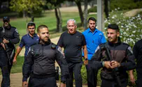 Netanyahu takes victory stroll in Jerusalem park