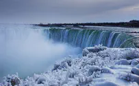 Incredible: Niagara Falls partly frozen