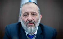 Shas threatens to topple government if Deri fired as minister