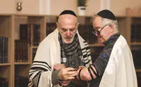 בן ה-80 זיכה יהודים נוספים במצוות תפילין