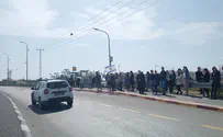 Binyamin residents support Yaniv family with flag rallies