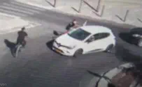 Arab teens pull Israeli flags off cars in Jerusalem