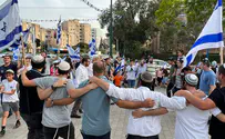 יום ירושלים: בנתניה החלו בתהלוכות הדגלים