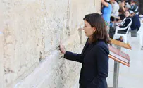 NY Gov. visits Western Wall: 'We must not allow evil to prevail'