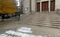 Anti-Israeli graffiti sprayed at entrance to synagogue