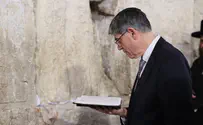 New US Ambassador Lew lights candle at Western Wall for fallen