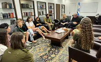 PM Netanyahu meets family of soldier who fell in Gaza
