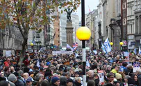 אלפים התאספו בלונדון לעצרת נגד האנטישמיות