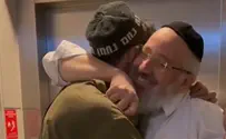 המפגש המרגש של הרב ציון כהן עם בנו הצנחן