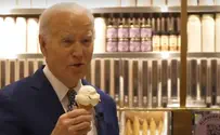 Байден ел мороженое, рассказывая о возможной сделке. Видео