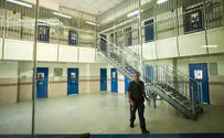 אסירים תקפו סוהר, לוחמי שב"ס פרצו לתא