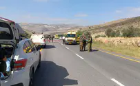 מטען התפוצץ על חייל שניסה להוריד דגל אש"ף