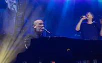 אמיר דדון ויונתן רזאל שרים יחד בהתרגשות
