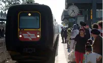 Алма-Ата: на вокзале столкнулись два пассажирских поезда