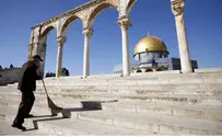 Jordanians Burn Israel Flag, Protest Need for Visa for Jerusalem