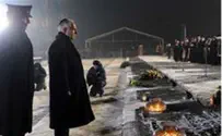 Muslim Imams Pray for Holocaust Victims at Auschwitz