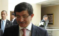 Davutoglu: Tests on Syrians Show Signs of Chemical Weapons