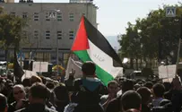 דגלי אש"ף בהפגנת הבדואים בירושלים