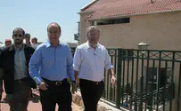 Minister Shalom Visits Ulpana Neighborhood
