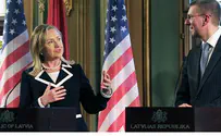 Clinton Urges Latvia to Resolve Jewish Property Restitution