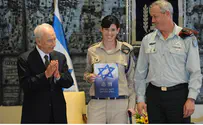 Peres, Gantz Give Certificates to Mount Herzl Victims