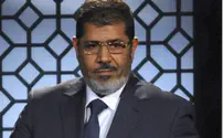 Morsi Defies Military, Orders Dissolved Parliament to Reconvene