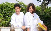 Israeli Teens Compete for Intl Beekeeping Prize
