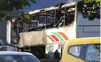 תיעוד: האוטובוס הבוער שניות לאחר הפיצוץ