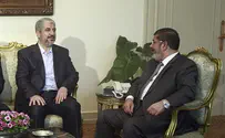 Morsi Meets Mashaal, Stresses Support for 'Palestinians'