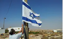 Migron Expellees Build Synagogue from Gush Katif Fragments