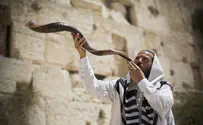Kol Nidre Ushers in Yom Kippur Fast: Reflection and Atonement