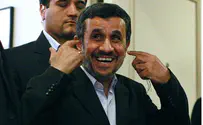 Ahmadinejad Denies Reports of Failing Economy