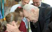 Sderot Fourth-Grader Tells Peres, ’We Live in Fear’
