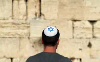 Arabs Busted over 'Protection' Scheme for Kotel Visitors
